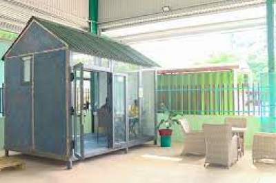 Độc lạ nhà làm từ rác thải công nghiệp