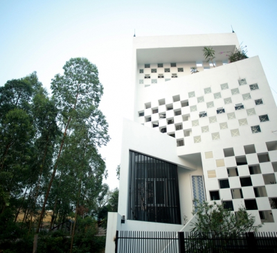 Hóa giải nhà hướng Tây không hợp tuổi