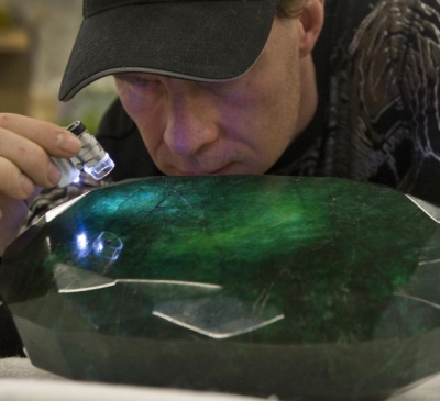 Đá Emerald và ý nghĩa của đá trong phong thủy.